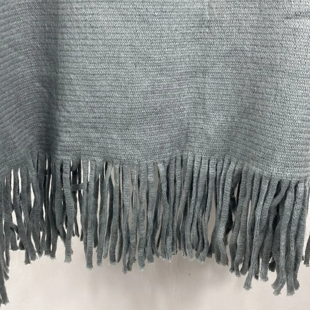 Steve Madden Gray Scarf With Fringe